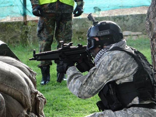  Aiming at the enemy 